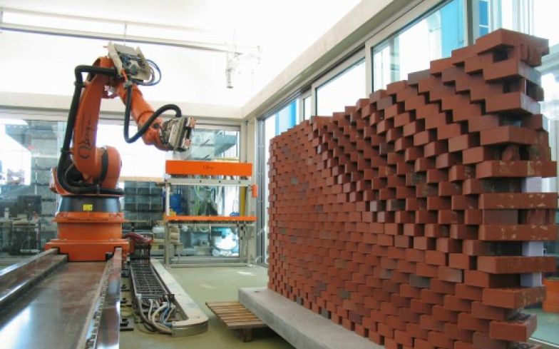 【黑科技】老外发明砌墙机器人,1分钟砌好一面墙_机械