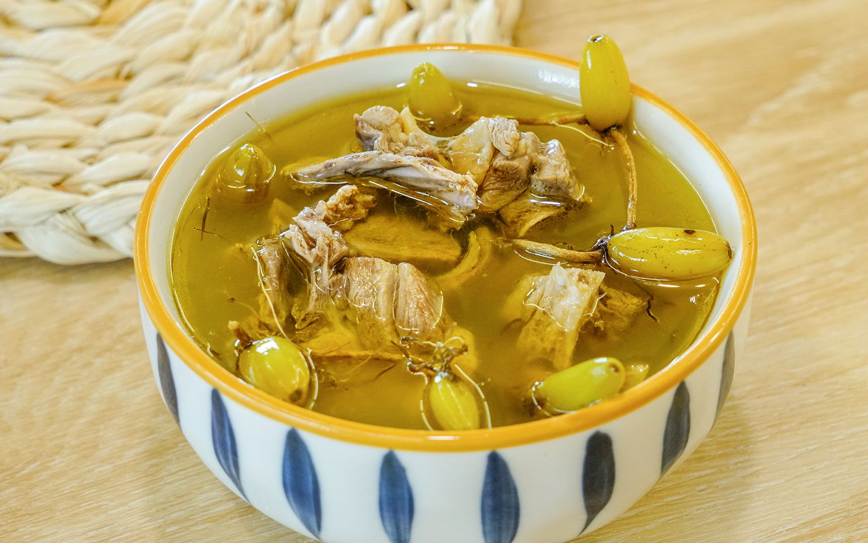 橄榄瘦肉汤，经常熬夜喉咙不舒服的人，要多喝这道汤 - 哔哩哔哩