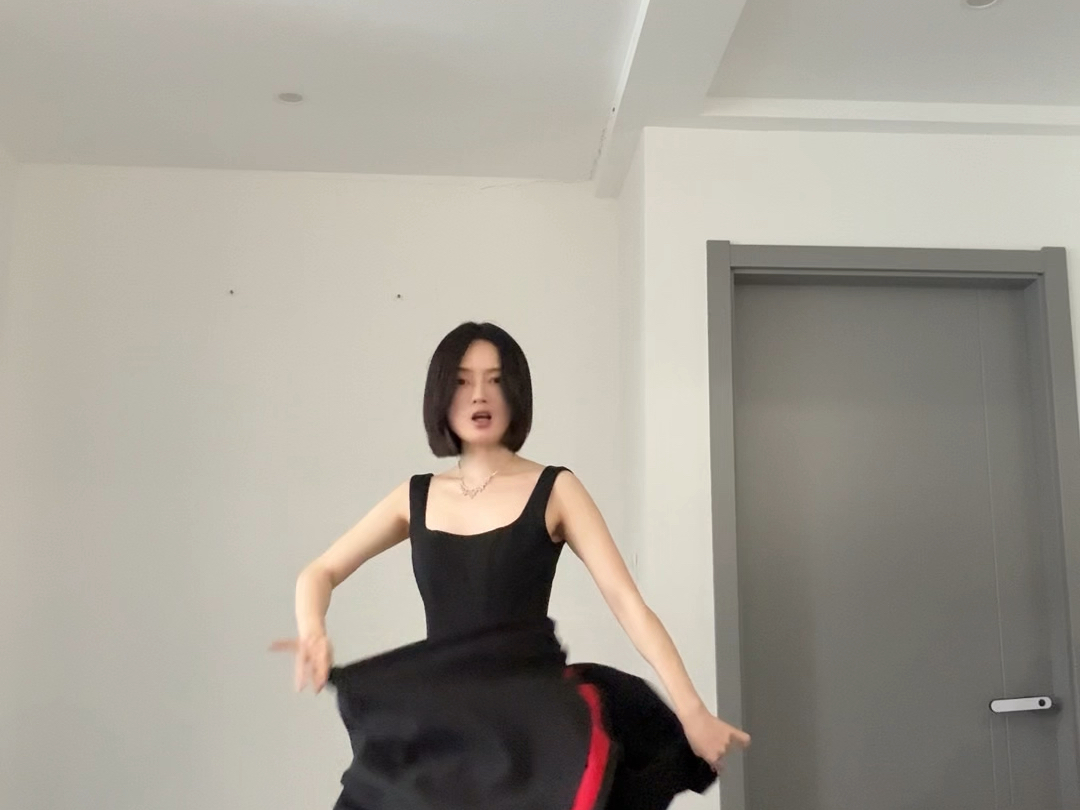 delulu红底裙测评