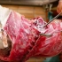 日本大师处理金枪鱼，专挖鱼骨髓吃，一勺子200块，味道像鼻涕？
