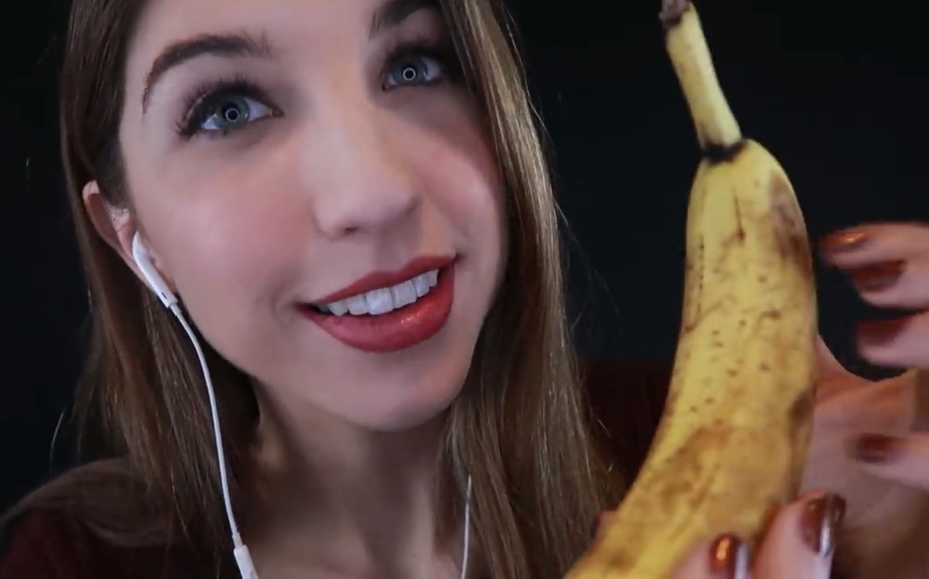 【asmr】狐狸姐姐|eating banana口腔音_哔哩哔哩)つロ 干杯