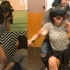 韩国淘气弟弟带姐姐去体验VR，吓倒的姐姐居然......