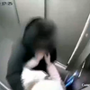 监拍：27岁男子电梯内强吻小女孩，遭其父亲冲进电梯内暴打
