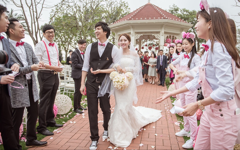 在香港迪士尼结婚是一种怎样的体验?中国索尼杯婚礼电影比赛冠军作品哔哩哔哩bilibili