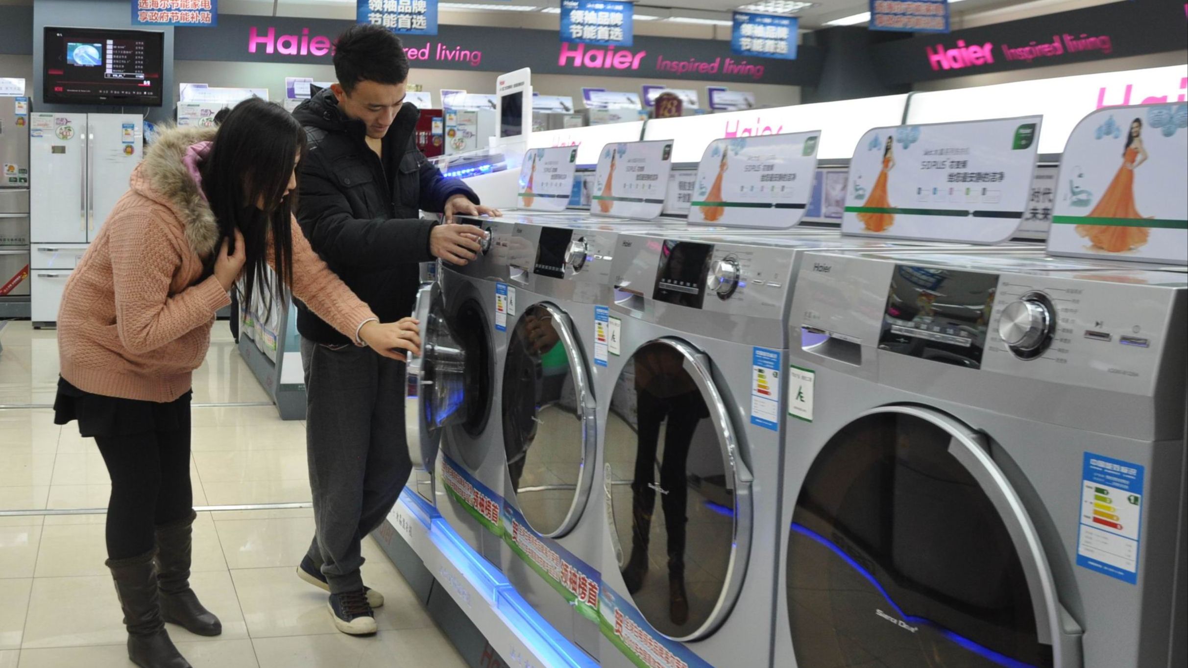 为什么年轻人都不用滚筒洗衣机了？听内行人说完，恍然大悟！
