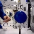 太空真奇妙！王亚平在天宫第一课做了一个欢乐气泡球
