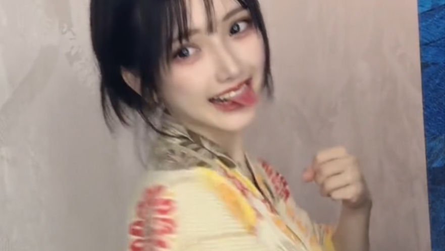 今天也没戴(≧∇≦)浴衣摇～