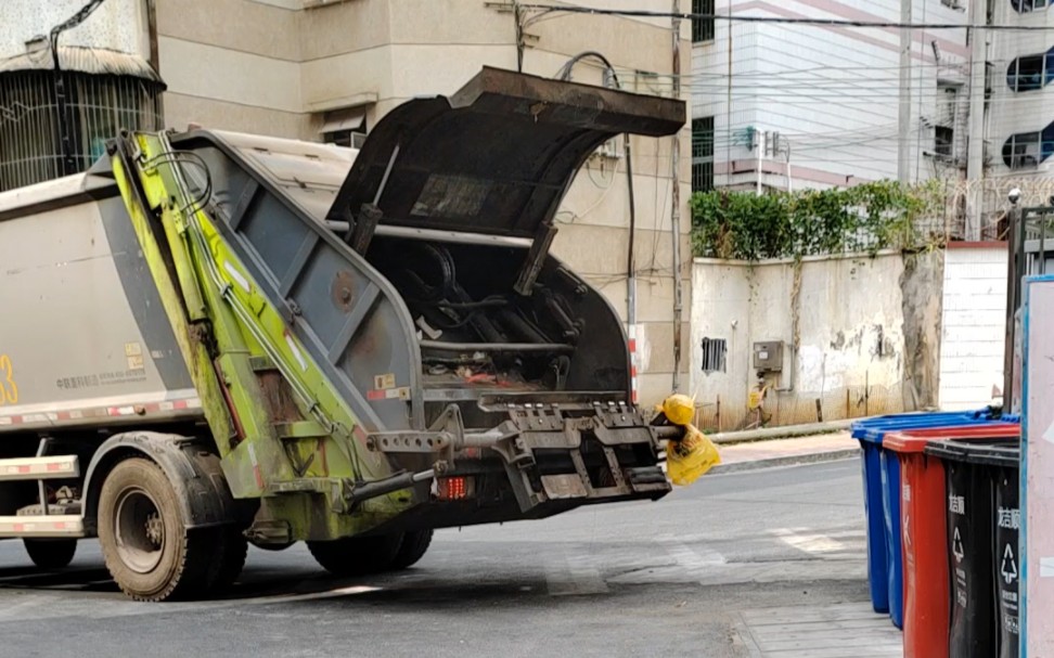 （作业实拍）zlj5180zys E5压缩式垃圾车作业。