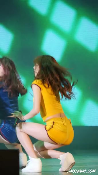 hellovenus女团成员,hellovenus女团 韩国女团hellovenus 宋珠熙 的饭拍视频(二)