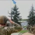 乌军称反攻行动中夺回首个大城镇 总司令广场训话现场升起国旗