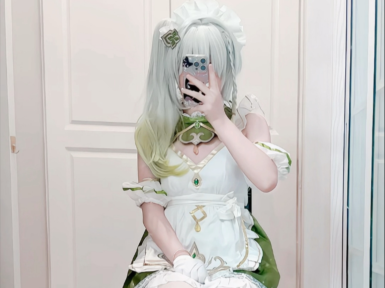 What would you do if you had a cosplaying girlfriend?