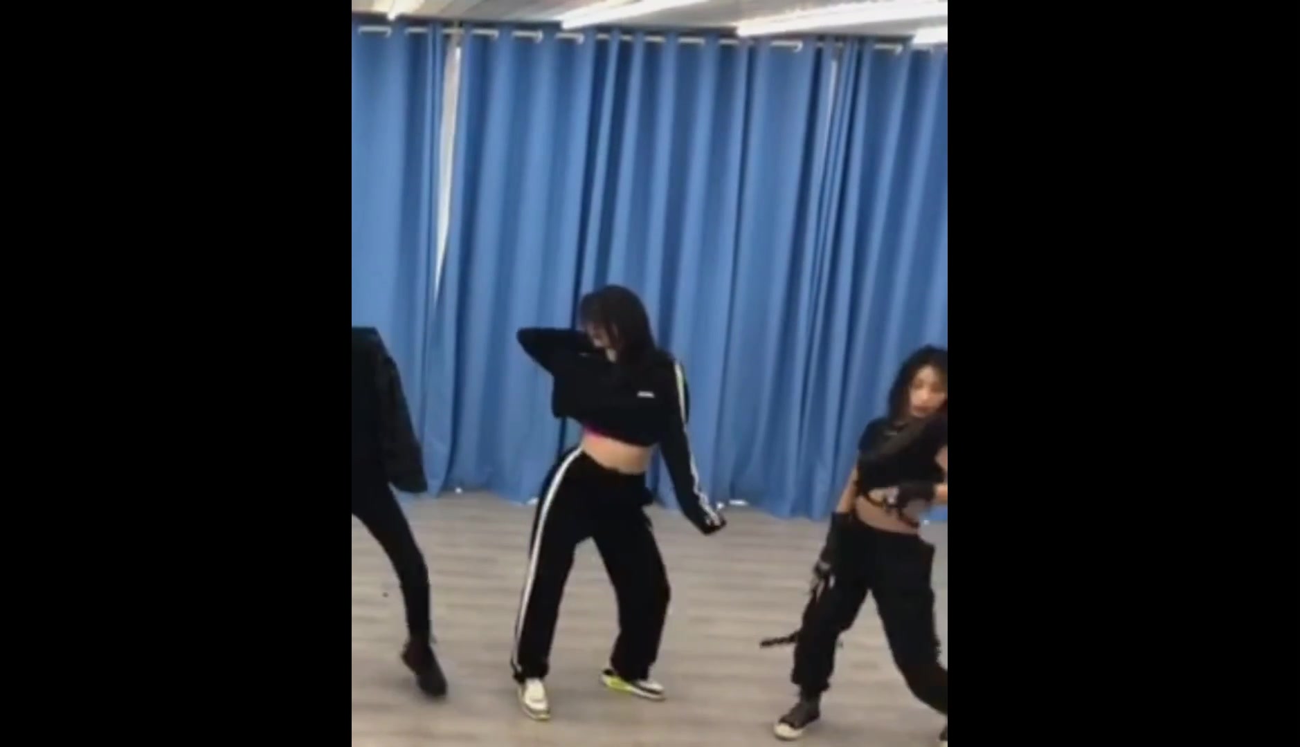 好性感！！！好辣！！赵小棠长隆练习室直拍！舞蹈实力真的好强！