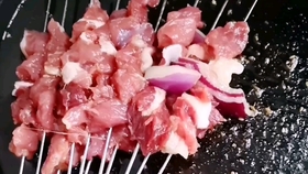 自己家做烧烤 70e121938a07a9fe3e975fa984f4bea5cd101d09.jpg@280w_158h_1c_100q.jpg