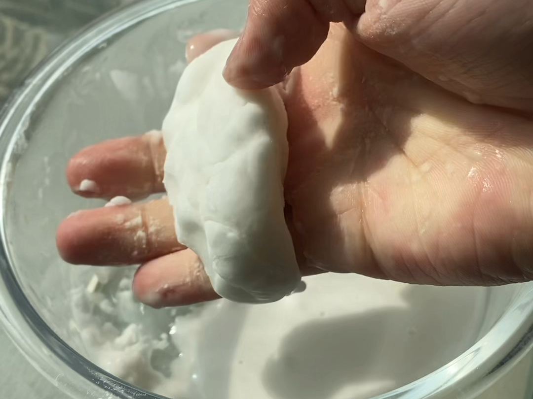 第一次做饭遇到这种情况是应该加水还是加面啊