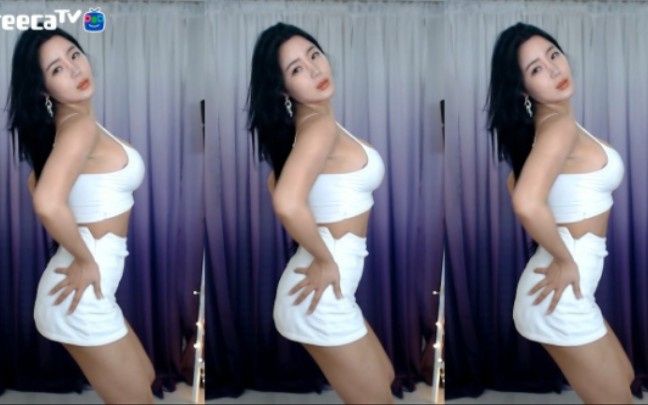 lit. every flower has a world, every leaf a bodhi (idiom); fig. every flower has its price