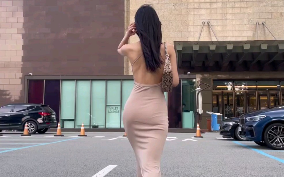 What to wear to work on Monday?