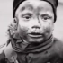 一段二十世纪三十年代一个三岁小孩清理烟囱的录像