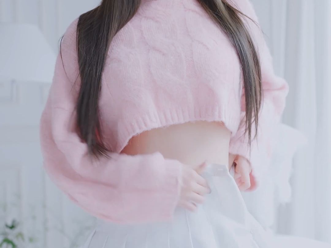 Miss KYUL's cute pleated skirt & pants outfit