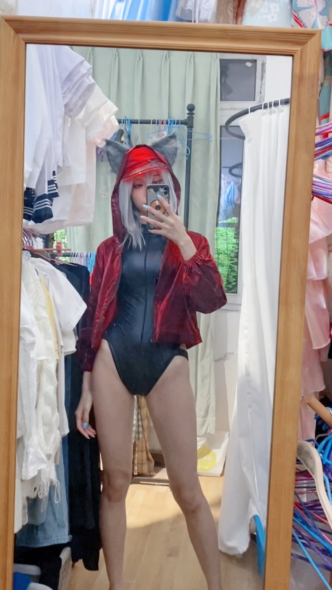 红的泳装皮～（下水了，泳池旁拍的，真泳装）