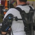 为解决过度劳累导致的伤害，美国公司Ekso Bionics开发出上肢外骨骼机器Ekso Vest，并开始让汽修工人配备使