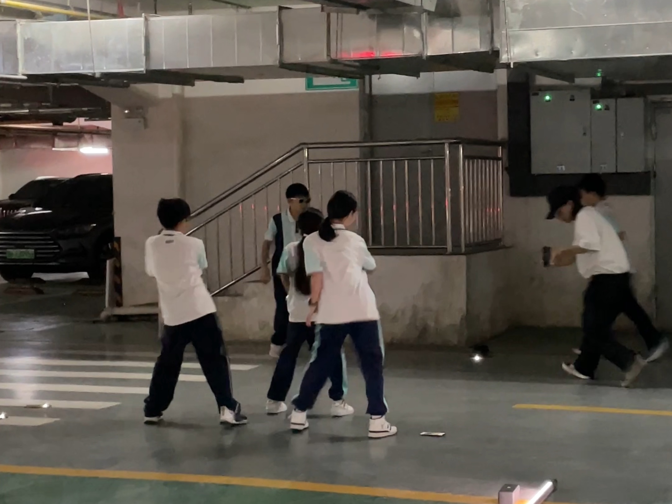 百万灯光运镜跟一点点星星摇最配了💌#一点点星星摇#百万灯光师#百万运镜#tiramisu编舞#第三视角