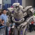 #世界智能大会#机器人“泰坦”到天津学会说相声了，三天就出师，不愧是人工智能，返场跳了个网红舞[偷笑]