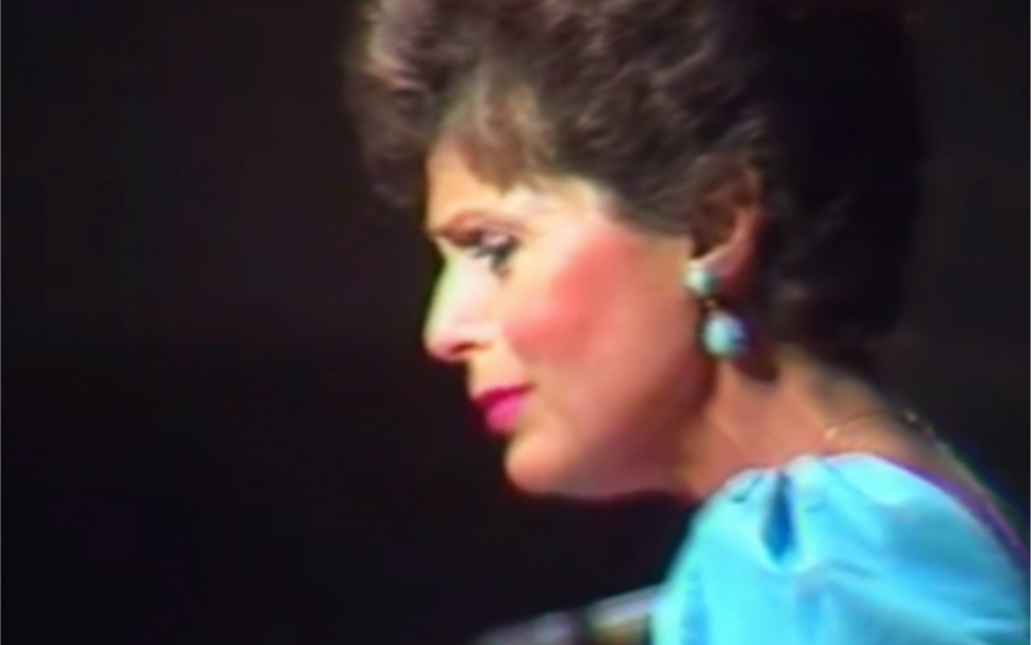 女高音 Roberta Peters 演唱舒伯特 致音乐 1980年于中国 （生日纪念）