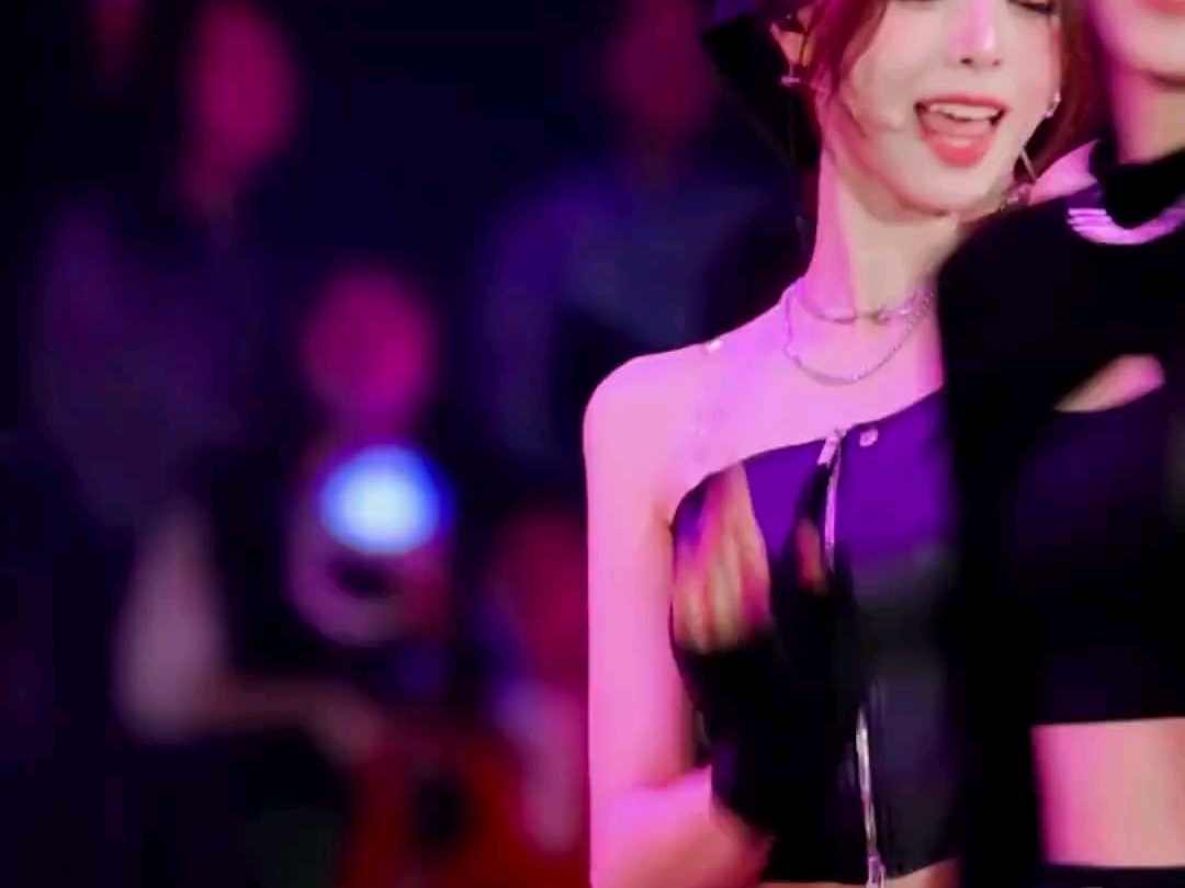 申有娜近距离直拍