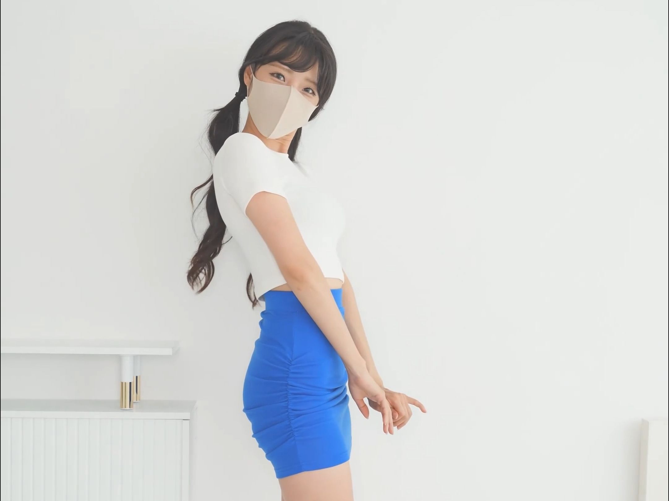 Miss glamdivv's white bodycon wrap dress cute outfit