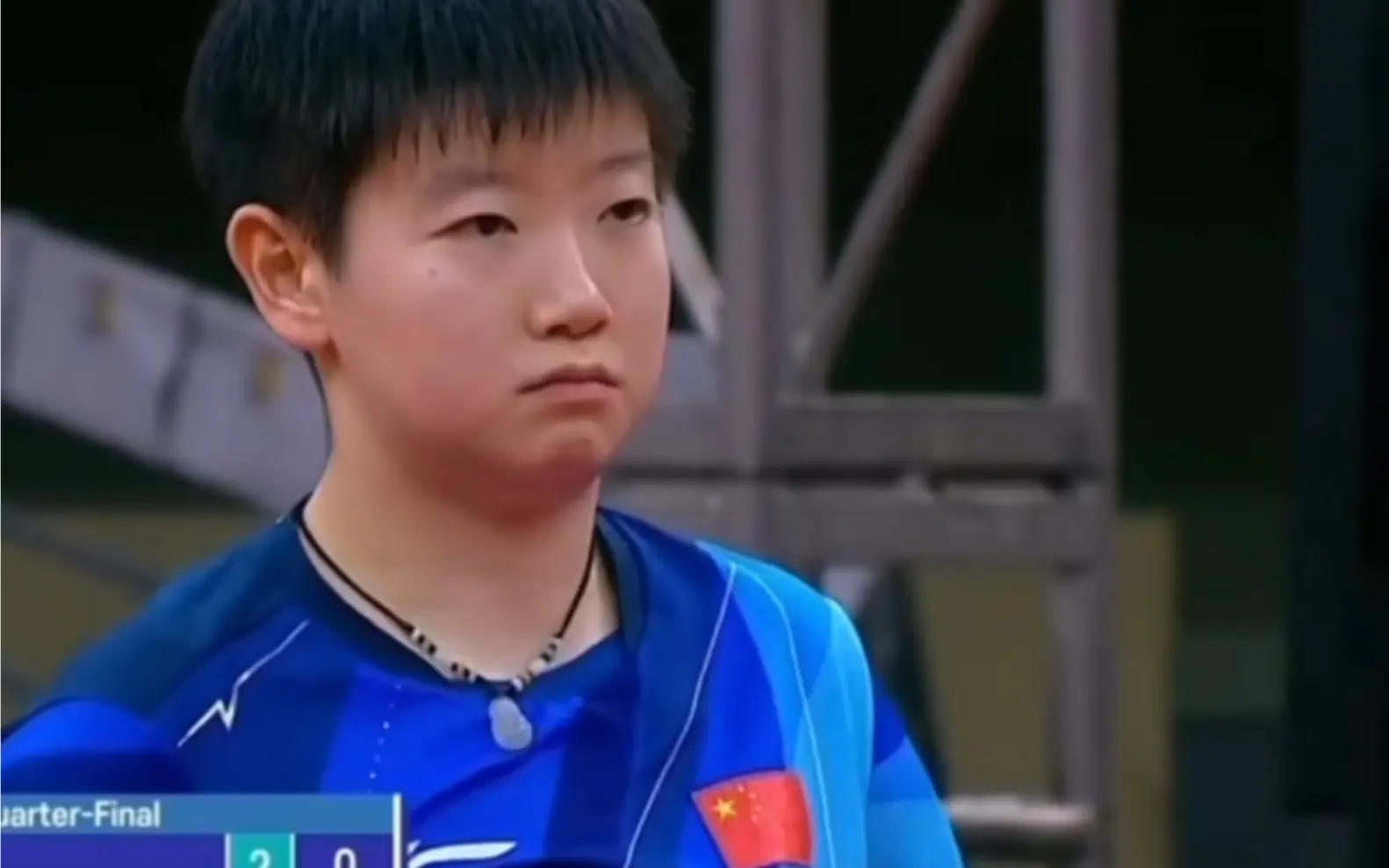 孙颖莎 谁把小可爱气得嘟嘟,还有那带着巨巨巨巨可爱发箍的是哪个小朋友的球迷。