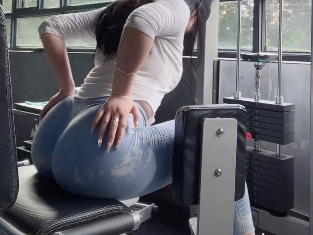 Gym hip and leg training