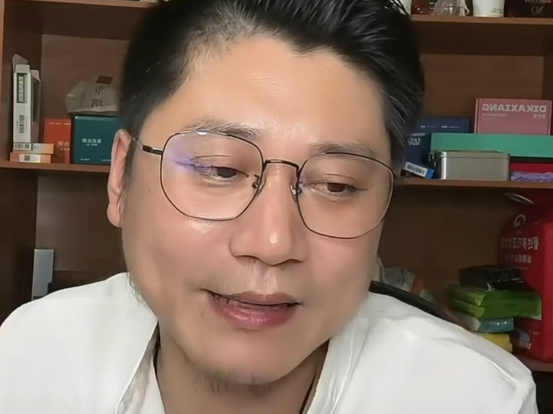 十三哥分享 柬埔寨 缅北四个特区政府联合打击电诈园区，有部分园区给印度人接手开搞电诈，专门骗美国人，还有一部分中国人在缅北园区搞电诈的，国家还在打击清除电诈园区