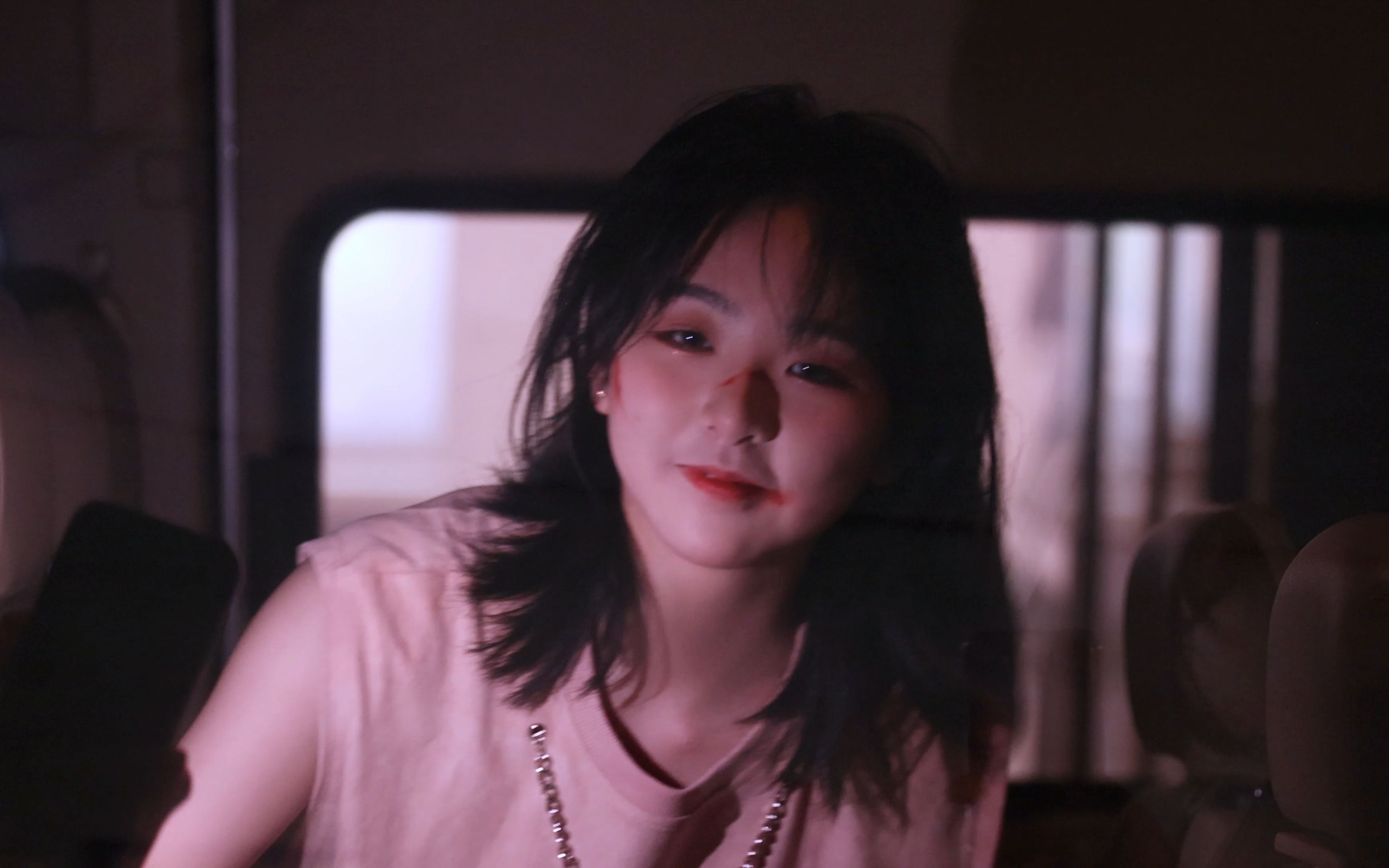 [Zhou Tong Yue] I met the girl group after work, so milky.