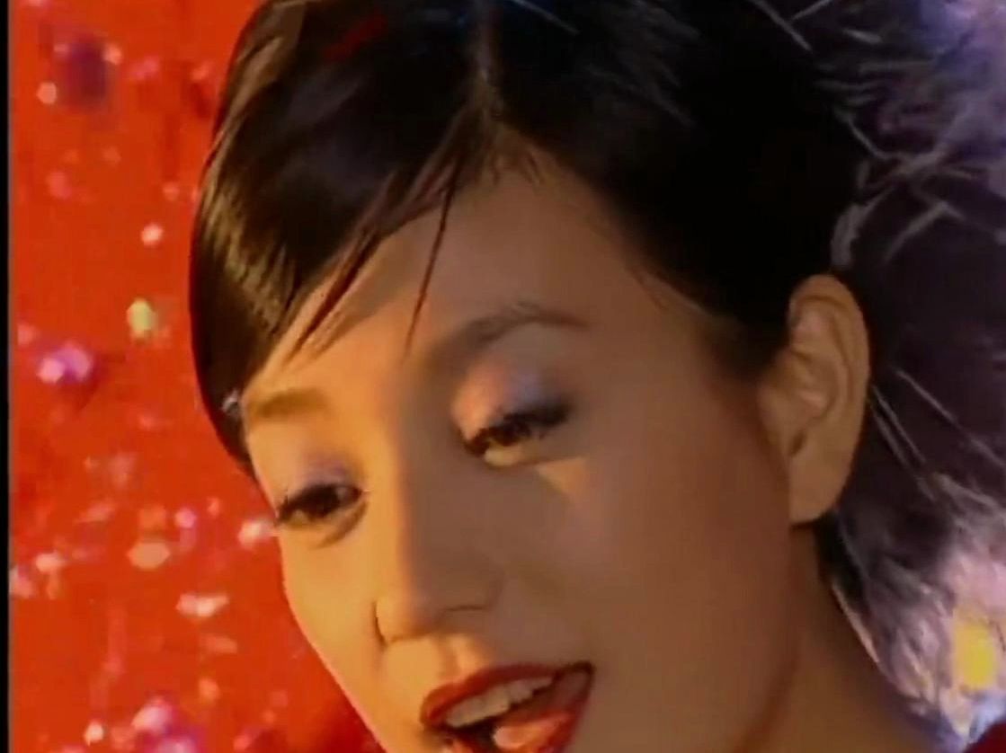 依萍在大上海第一次唱《好想好想》