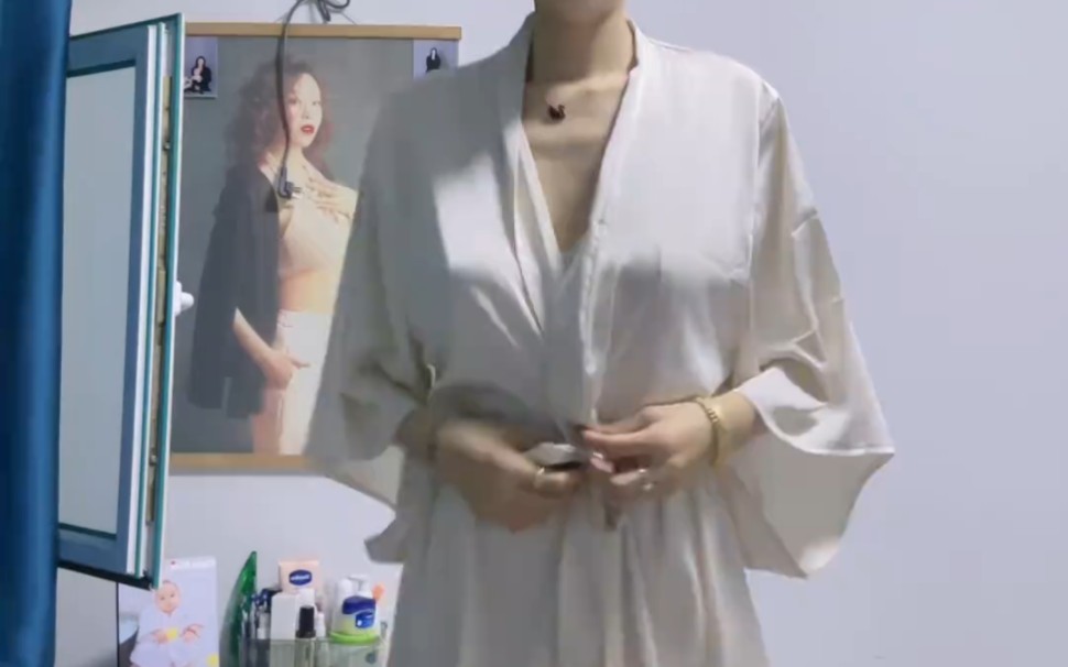 Who doesn't have long legs?