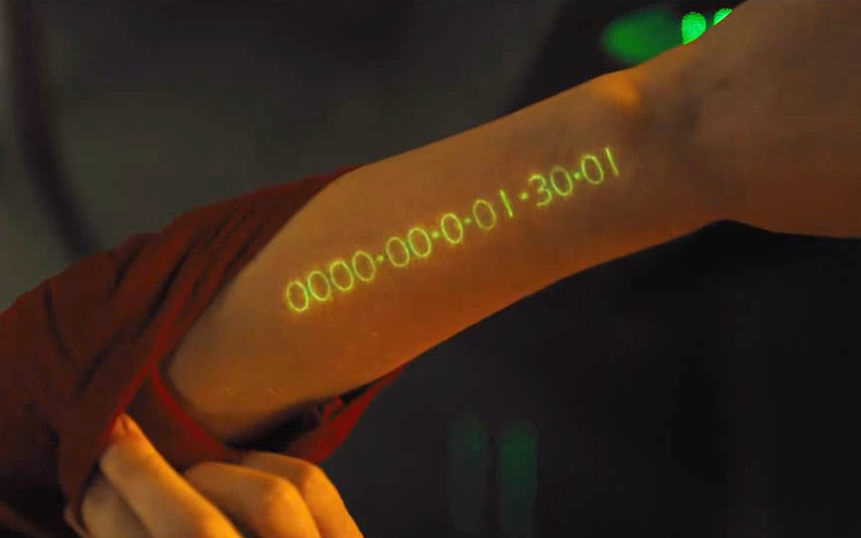 【越哥】妈妈50岁了，看起来却像是25岁，因为她带着这个特殊的手表！