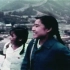 1966年 西方记者镜头下的北京长城景区  游客朗诵《沁园春·雪》