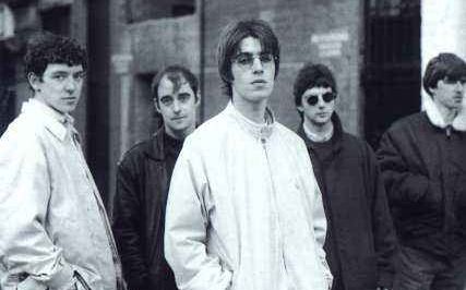 oasis,liam gallagher hits and problems on stage