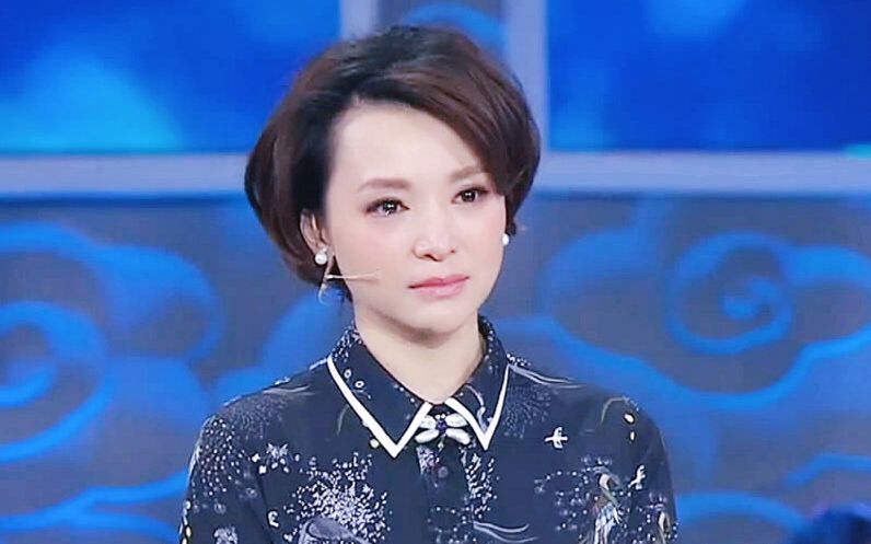 【董卿】中国诗词大会第二季第7场卿落泪片段(为选手王轶隆之孝感动)