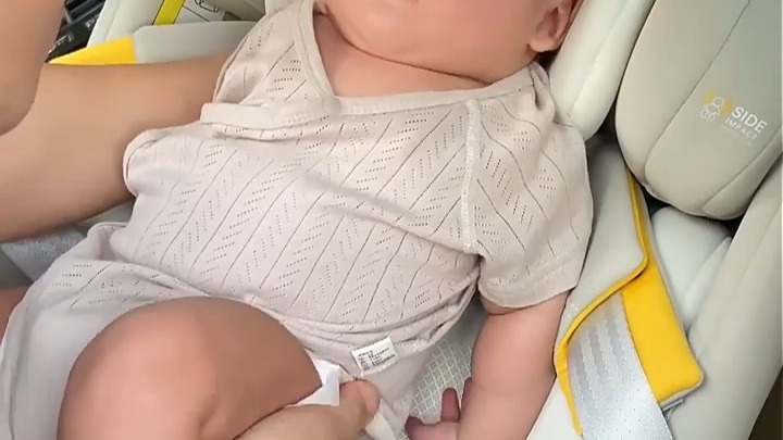 小月龄宝宝坐安全座椅？你真的做对了吗？！