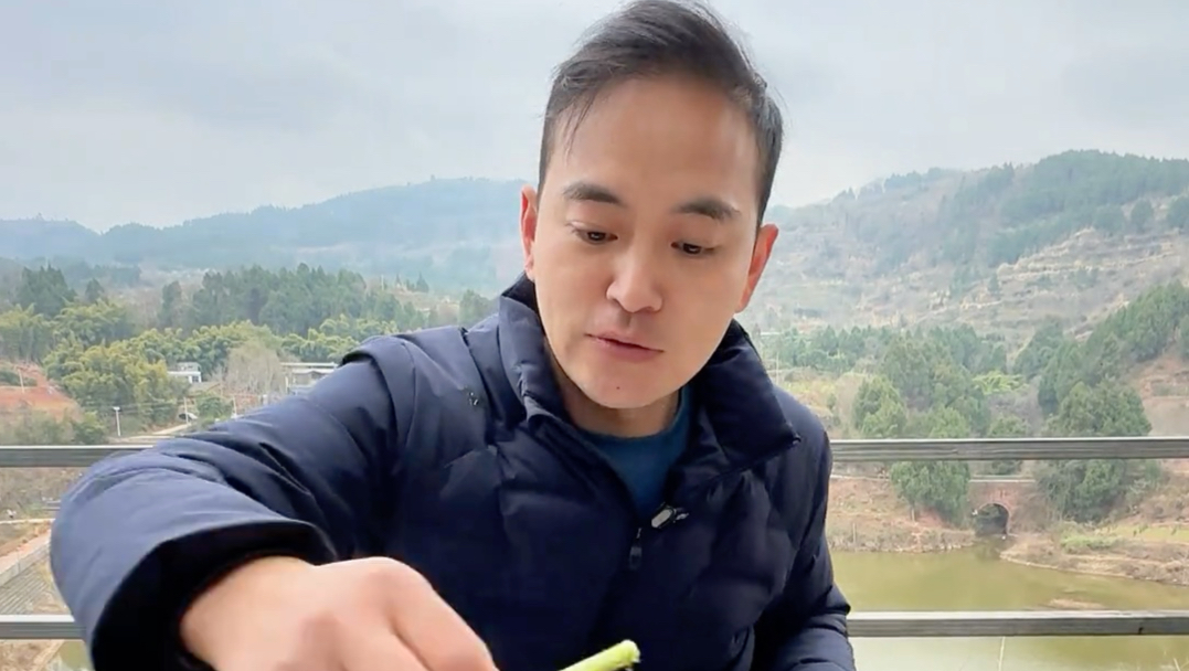 你喜欢吃油多的火锅还是油少的？