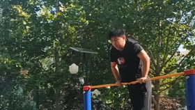 怎么学会后空翻在家里 7a1434dd840a2aa14bfd3e68a378fbf43505db1b.png@280w_158h_1c_100q.jpg