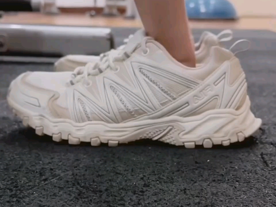 [Little Hua Loves Fish] The latest video is now live—come check it out!