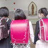 我两个月的工资都买不起一个日本小学生的书包凭什么这么贵