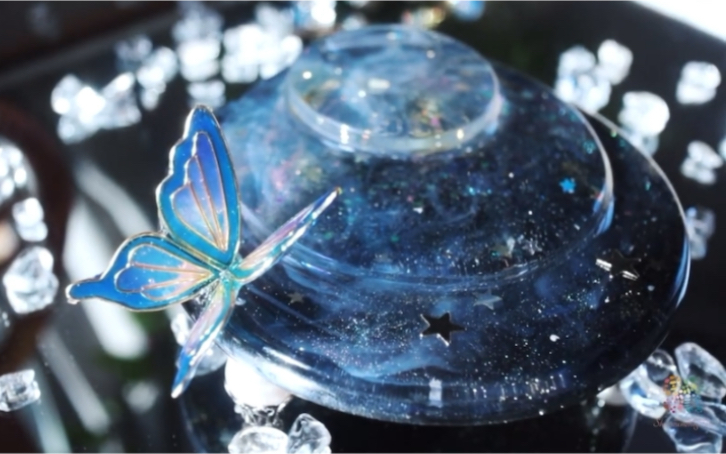 日本resin 宇宙の懐中時計塔 アンティークゴールドと蝶々の惑星バングル 哔哩哔哩 つロ干杯 Bilibili