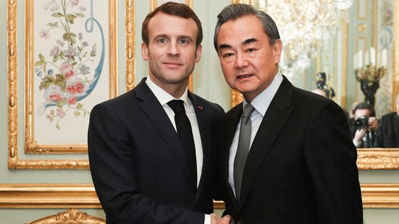 法国总统马克龙会见王毅，对华作出重要表态