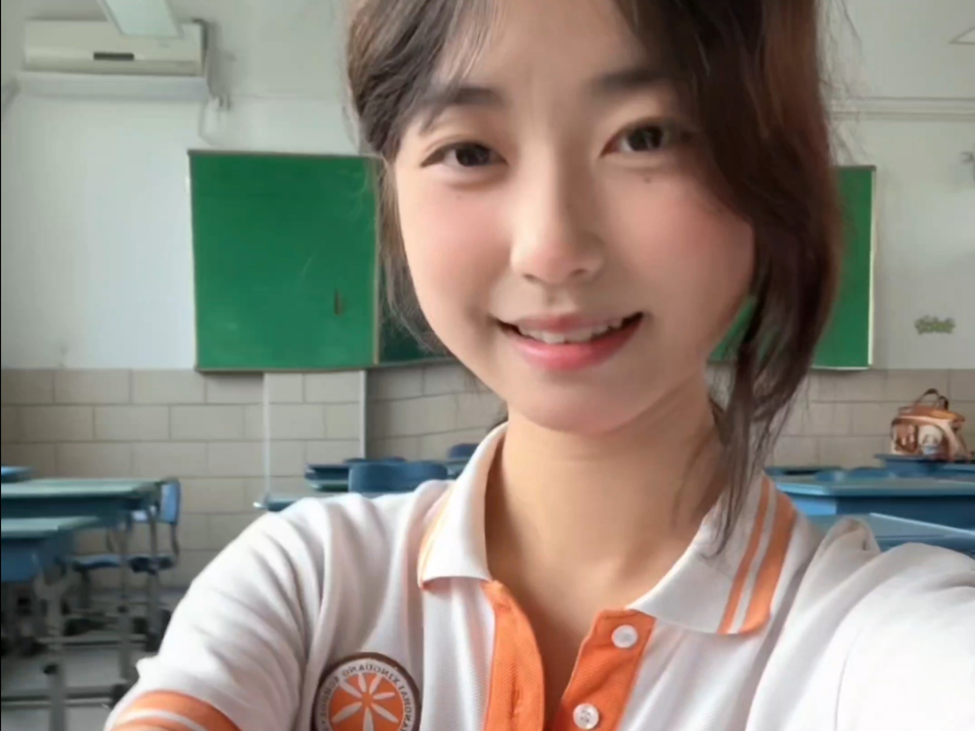 有腿我才看嘻嘻