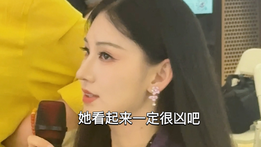当朋友嫌我长得太可爱镇不住场子