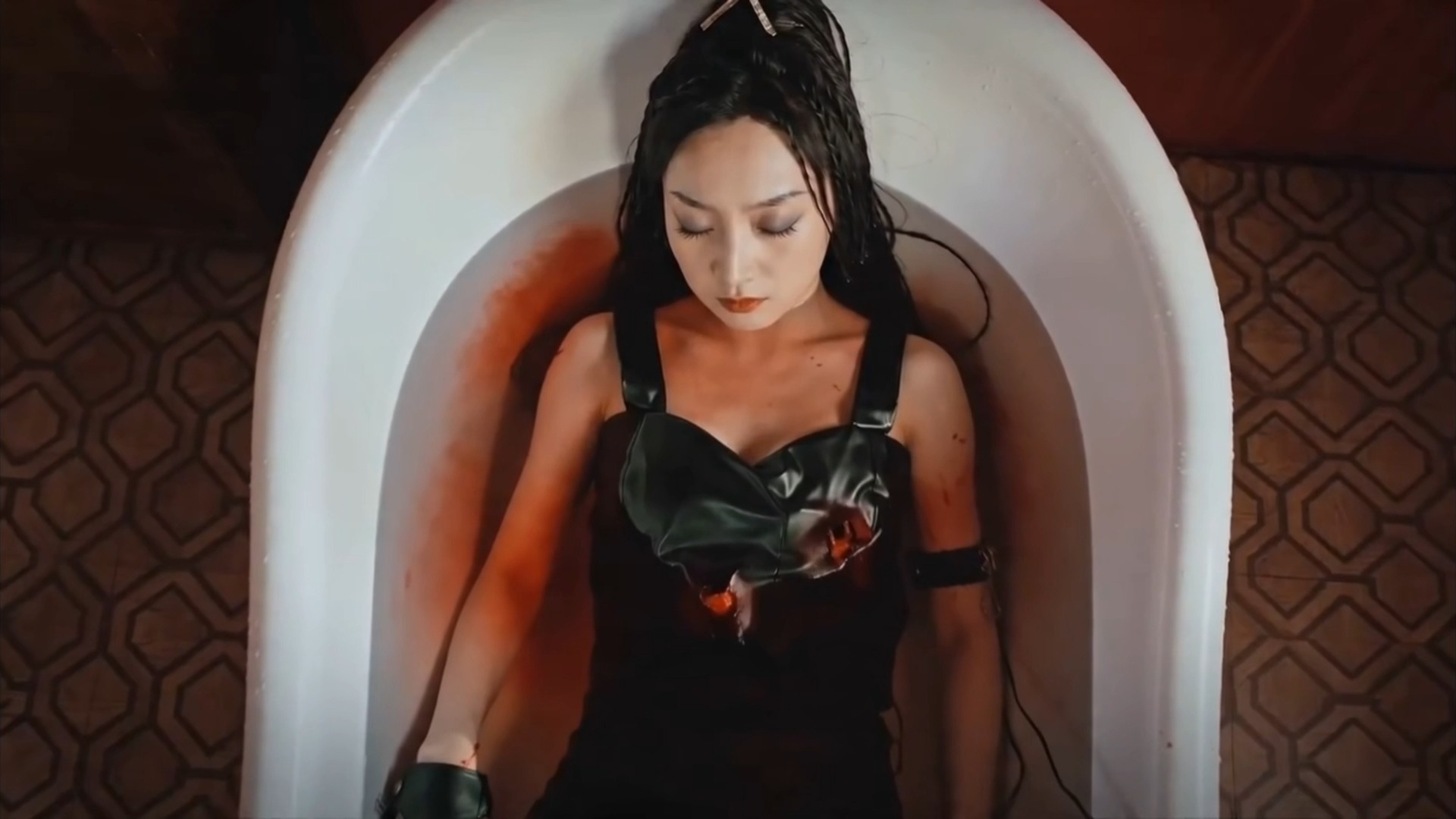 【补档】浴缸中的女杀手
