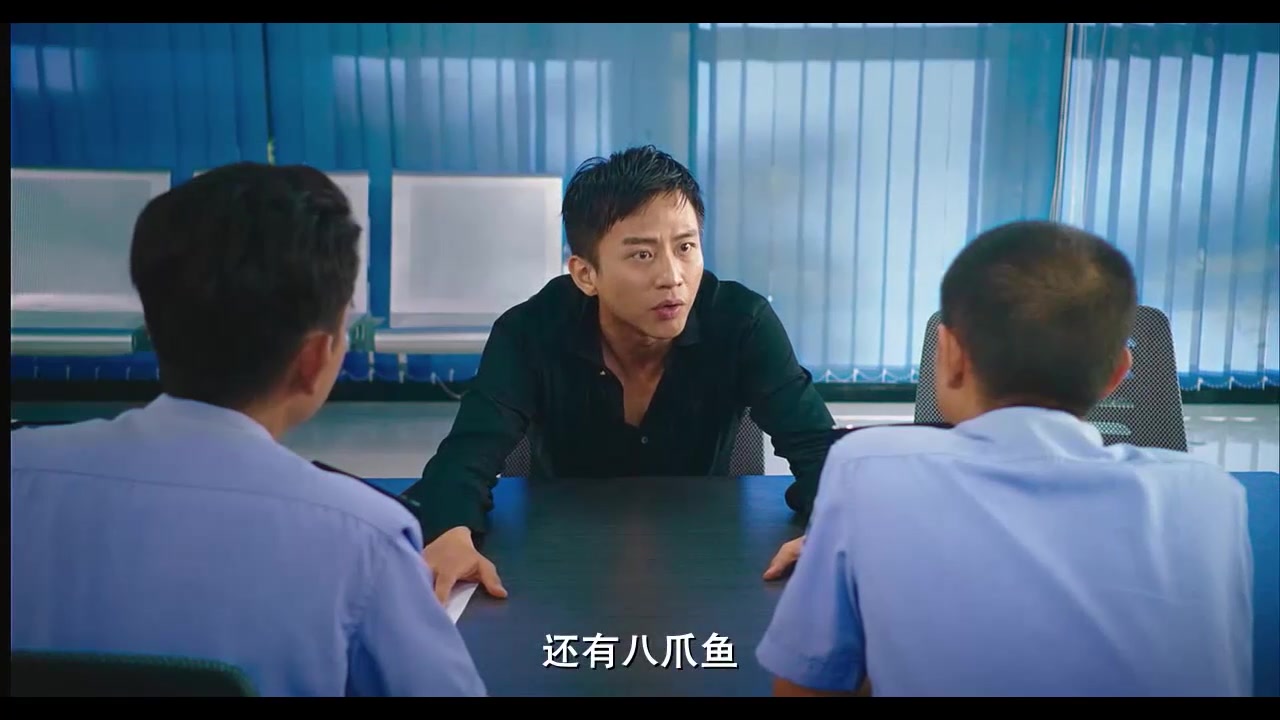 用哔哩哔哩客户端或其他应用扫描二维码 点赞 来自星爷《美人鱼》